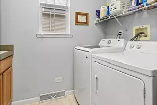 3221 Harness Ln, Grayslake, IL 60030 - Photo 6