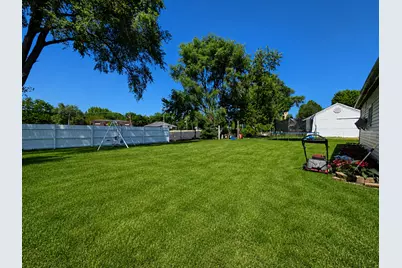 470 Fremont Street, Elgin, IL 60120 - Photo 18
