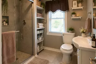 470 Fremont St, Elgin, IL 60120 - Photo 10