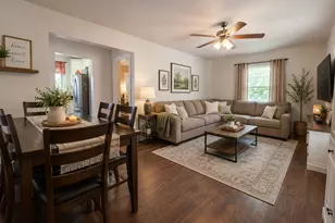 470 Fremont St, Elgin, IL 60120 - Photo 4