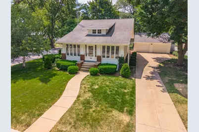 1507 E Taylor Street, Bloomington, IL 61701 - Photo 2