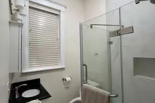 1359 E 57th St, Chicago, IL 60637 - Photo 22