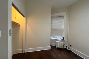 1359 E 57th St, Chicago, IL 60637 - Photo 10