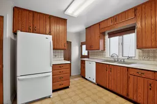 1400 London Ln, Glenview, IL 60025 - Photo 10