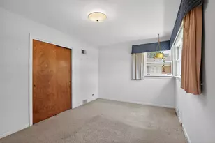 1400 London Ln, Glenview, IL 60025 - Photo 12