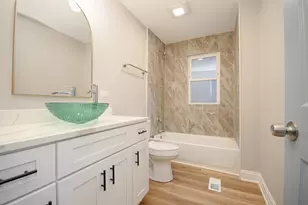 9605 S Greenwood Ave, Chicago, IL 60628 - Photo 12