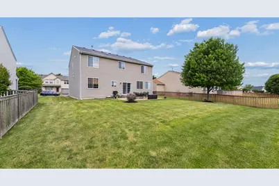 955 Valley Stream Drive, Pingree Grove, IL 60140 - Photo 4