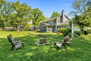 280 Hickory Ct, Lake Bluff, IL 60044 - Photo 2