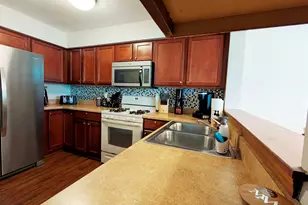 669 Lincoln Station Dr, Oswego, IL 60543 - Photo 2