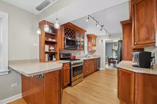 7143 N Mason Ave, Chicago, IL 60646 - Photo 6