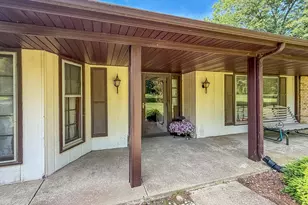 9758 E 1980 North Rd, Oakwood, IL 61858 - Photo 4