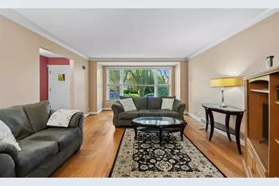 2904 W Fargo Avenue, Chicago, IL 60645 - Photo 2
