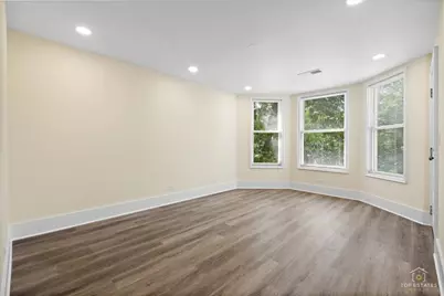 2939 N Hamlin Avenue, Chicago, IL 60618 - Photo 12