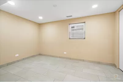 2939 N Hamlin Avenue, Chicago, IL 60618 - Photo 28