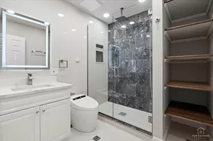 2939 N Hamlin Ave, Chicago, IL 60618 - Photo 10