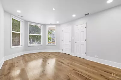 2939 N Hamlin Avenue, Chicago, IL 60618 - Photo 4
