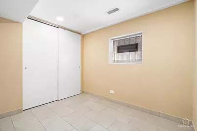 2939 N Hamlin Avenue, Chicago, IL 60618 - Photo 30