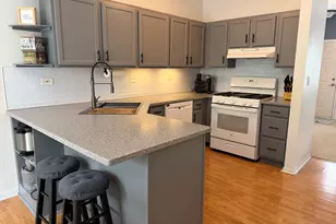 717 Hidden Creek Ln, North Aurora, IL 60542 - Photo 8