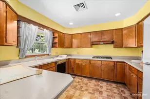 6N373 Oakwood Dr, Saint Charles, IL 60175 - Photo 6