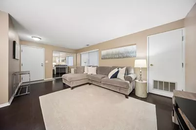 550 Vine Avenue #104, Highland Park, IL 60035 - Photo 4