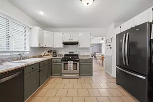 326 Logan Ave, Dixon, IL 61021 - Photo 16