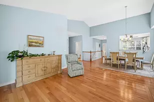 720 Viewpointe Dr, Saint Charles, IL 60174 - Photo 8