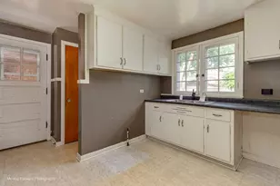 3312 S 58th Ct, Cicero, IL 60804 - Photo 12