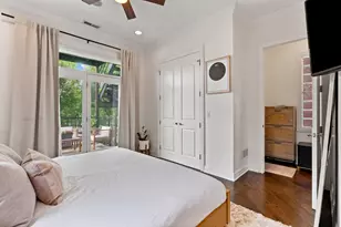 1131 W Addison St, Chicago, IL 60613 - Photo 16