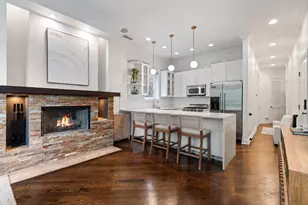 1131 W Addison St, Chicago, IL 60613 - Photo 10