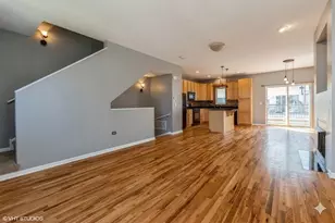 3238 N Kilbourn Ave, Chicago, IL 60641 - Photo 2