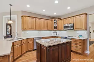 6712 Burning Tree Cir, McHenry, IL 60050 - Photo 16