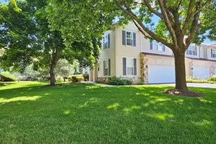 749 Dillon Ct, Grayslake, IL 60030 - Photo 2