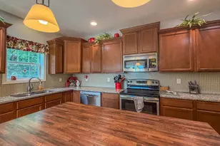 3907 Boulder Ridge Dr, Champaign, IL 61822 - Photo 10