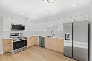 5019 Mulford St, Skokie, IL 60077 - Photo 2