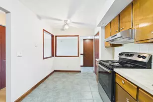 2222 S Goebbert Rd, Arlington Heights, IL 60005 - Photo 14