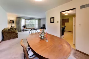 3360 W Arthur Ave, Lincolnwood, IL 60712 - Photo 6