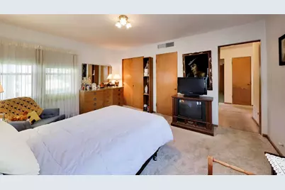 3360 W Arthur Avenue, Lincolnwood, IL 60712 - Photo 14