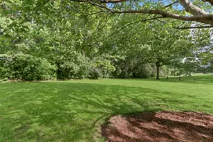 827 Hartford Dr, Gurnee, IL 60031 - Photo 38