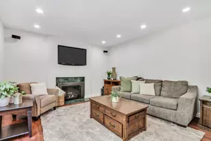 827 Hartford Dr, Gurnee, IL 60031 - Photo 18