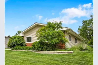 1755 Monticello Road, Hoffman Estates, IL 60169 - Photo 2