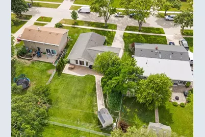 1755 Monticello Road, Hoffman Estates, IL 60169 - Photo 30