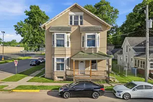 305 Monroe Ave, Dixon, IL 61021 - Photo 2