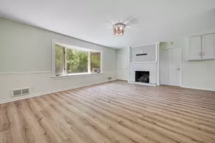 2158 Pleasure View Rd, Aurora, IL 60506 - Photo 12