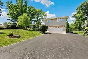 1240 117th St, Lemont, IL 60439 - Photo 2