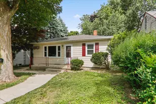 1309 Eastholme Ave, Bloomington, IL 61701 - Photo 2