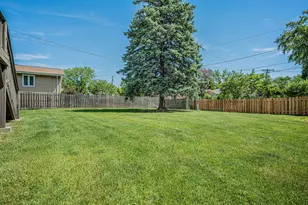 409 Marion St, Roselle, IL 60172 - Photo 26
