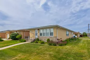 8500 W Carmen Ave, Chicago, IL 60656 - Photo 2
