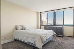 4800 S Lake Park Ave, Chicago, IL 60615 - Photo 12