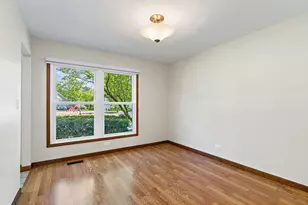 2433 Smalley Ct, West Dundee, IL 60118 - Photo 10