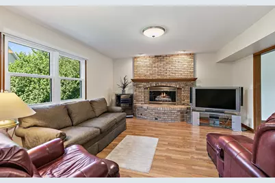 2433 Smalley Court, West Dundee, IL 60118 - Photo 6